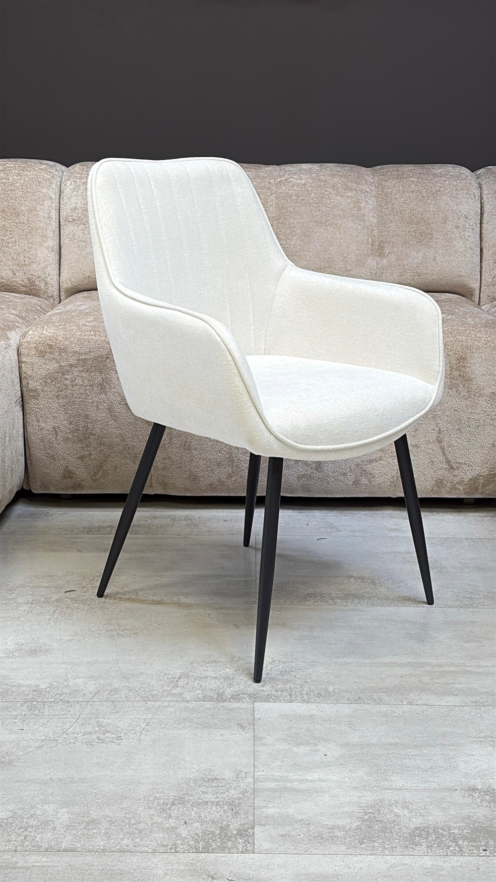 Chaise Monaco Design Velours Blanc – Pieds Métal Noir